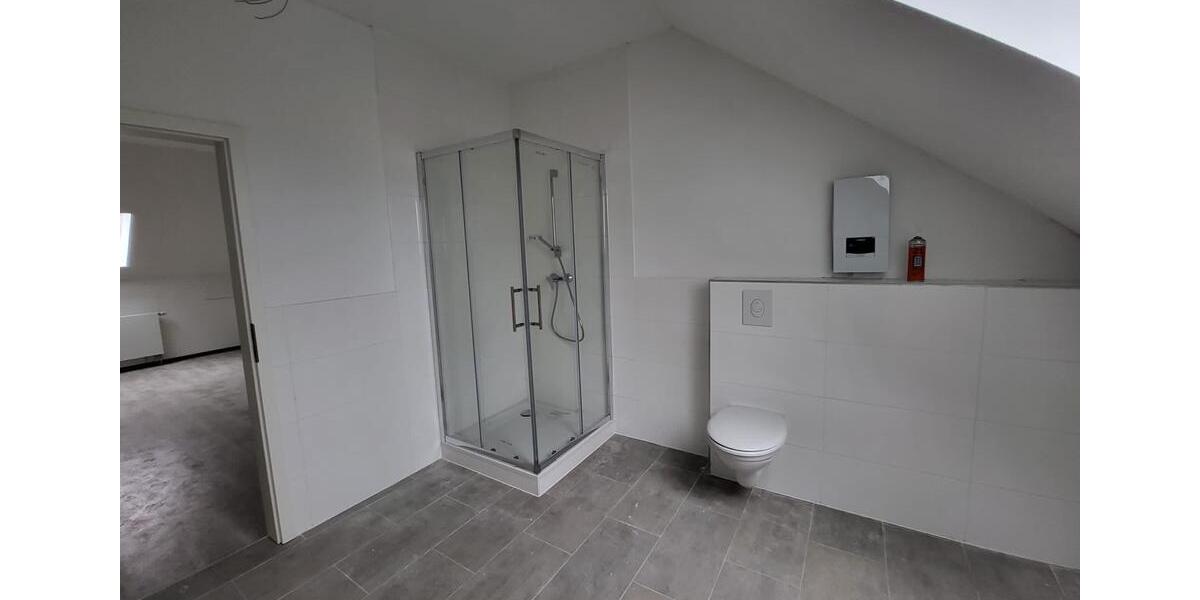 Sanierte 3 ZKB- Dachgeschoss Wohnung 5 zimmer