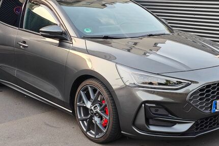 Ford Focus 33.000 km 32.300 &euro; Köln 50735