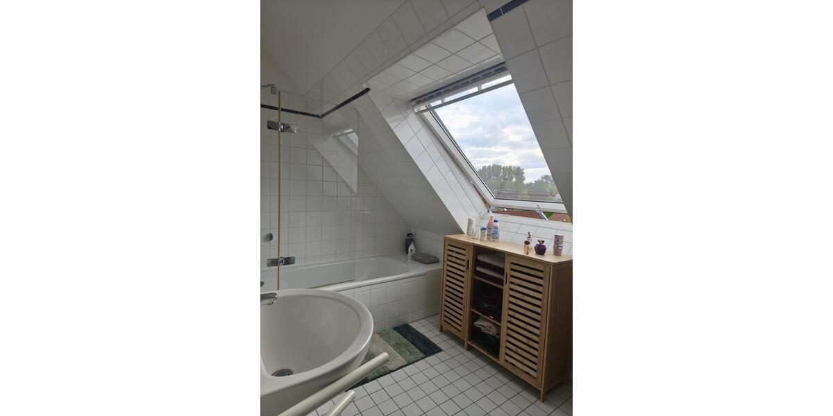 Etagenwohnung Meerbusch - 3.5 Zimmer, 97 m&sup2;, 1.088&euro; | Angebot:26498529