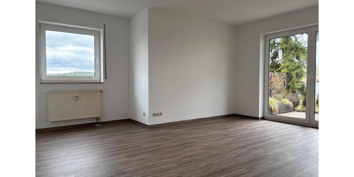 Erdgeschoßwohnung Weidhausen bei Coburg - 3 Zimmer, 85 m&sup2;, 690&euro; | Angebot:26411121