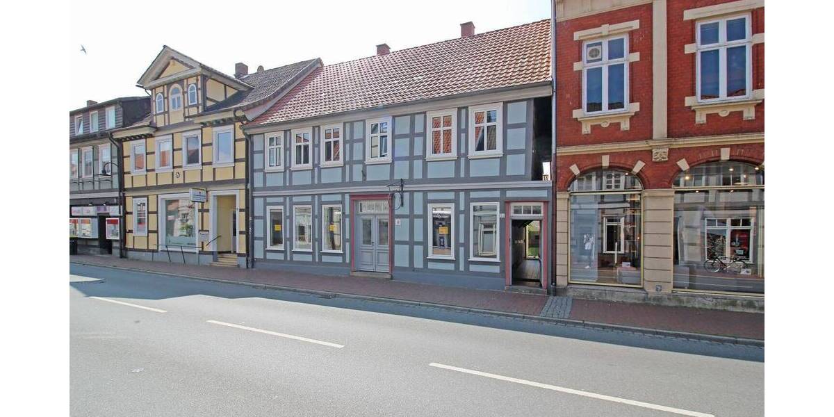 Mehrfamilienhaus, Wohnhaus Lüchow - 8 Zimmer, 246 m&sup2;, 395.000&euro; | Angebot:25687238