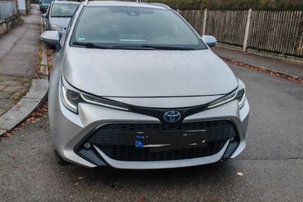 Toyota Corolla 129.000 km 18.100 &euro; München 81539
