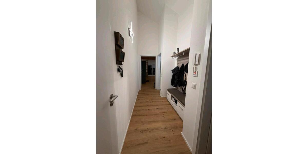 Dachgeschoßwohnung Nittendorf - 2 Zimmer, 70 m&sup2;, 820&euro; | Angebot:25409056