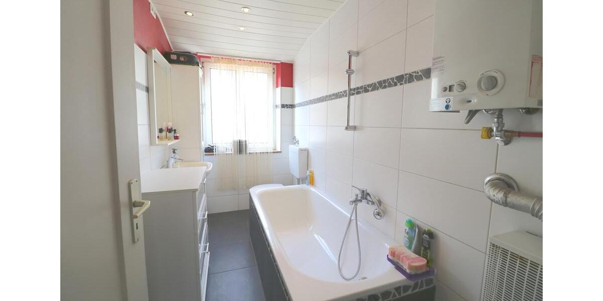 Schöne und gut geschnittene 2 12 Zimmer Wohnung in Hausen 2.5 zimmer