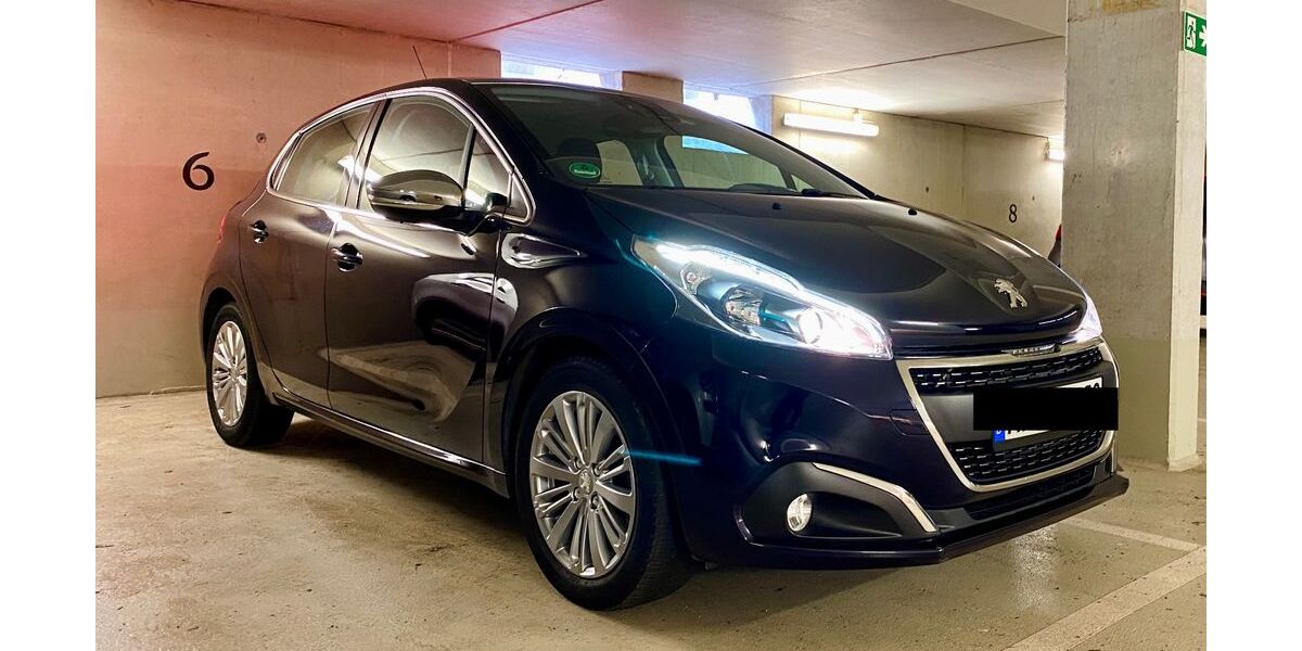 Peugeot 208 65.000 km 11.200 &euro; Hamburg 22559