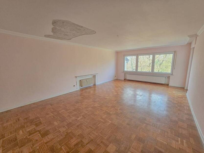 Teilrenoviertes Zweifamilienhaus in Ortsrandlage von 53127 Bonn - Ippendorf!