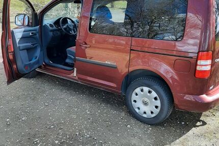 VW Caddy 171.292 km 7.000 &euro; Peine 31224