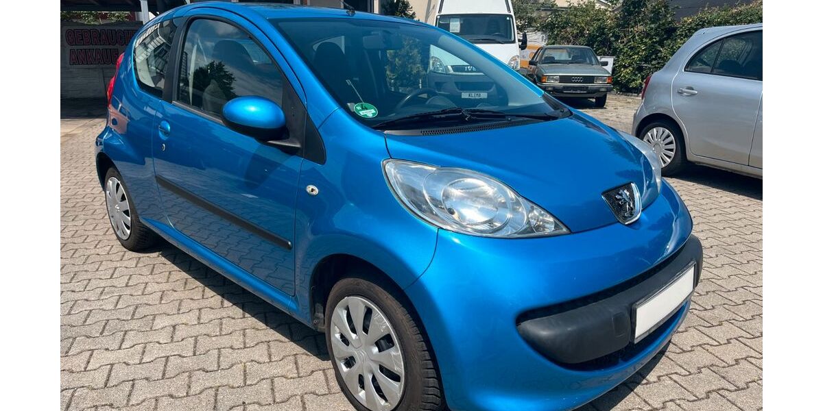 Peugeot 107 100.000 km 1.990 &euro; München 81825