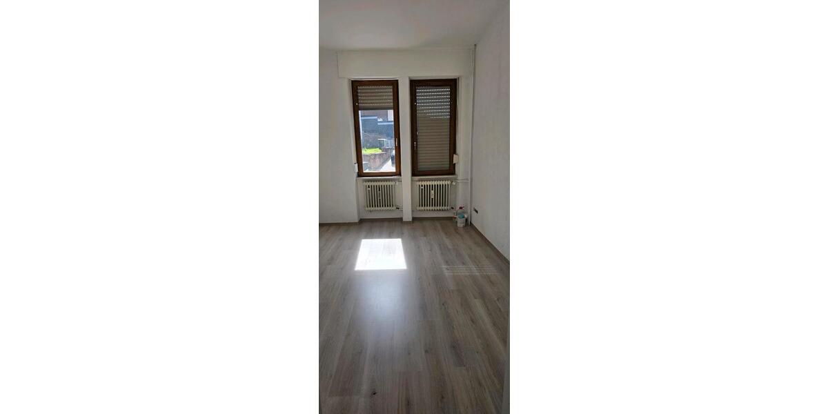 Erdgeschoßwohnung Neunkirchen Heinitz - 4 Zimmer, 80 m&sup2;, 650&euro; | Angebot:26413143