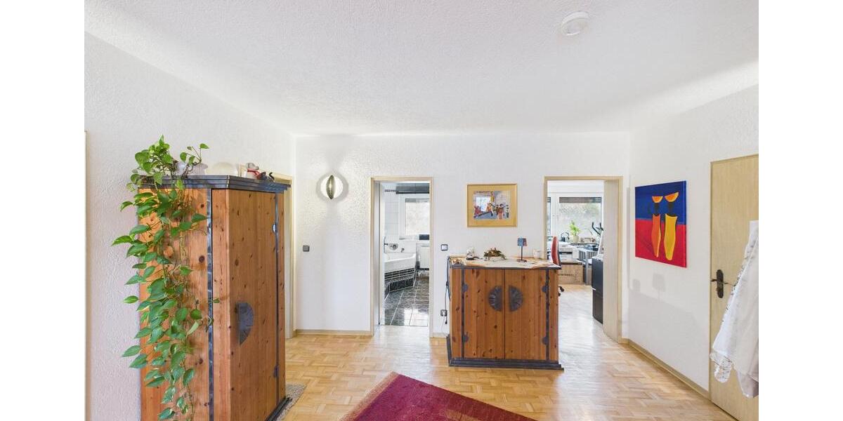 Provisionsfrei ! Wunderschöne helle Eigentumswohnung 3 zimmer