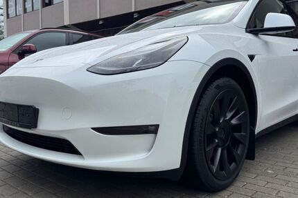 Tesla Model Y 90.000 km 32.333 &euro; Berlin 13599