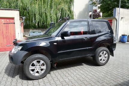 Mitsubishi Pajero 13.200 km 18.950 &euro; Berlin-Tempelhof 12105