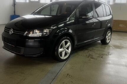 VW Touran 132.200 km 8.990 &euro; Mayen 56727