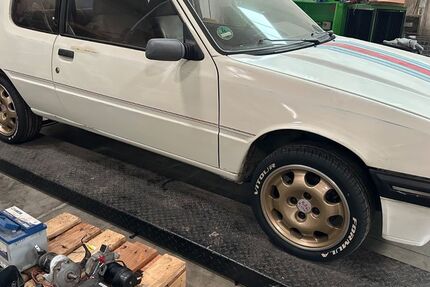 Peugeot 205 158.000 km 8.990 &euro; frankfurt 60314