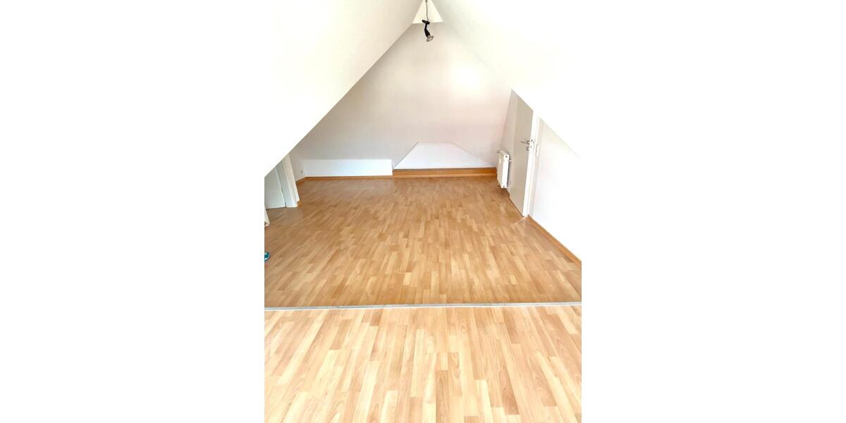 Dachgeschoßwohnung Schlangen - 2 Zimmer, 31 m&sup2;, 375&euro; | Angebot:26397794
