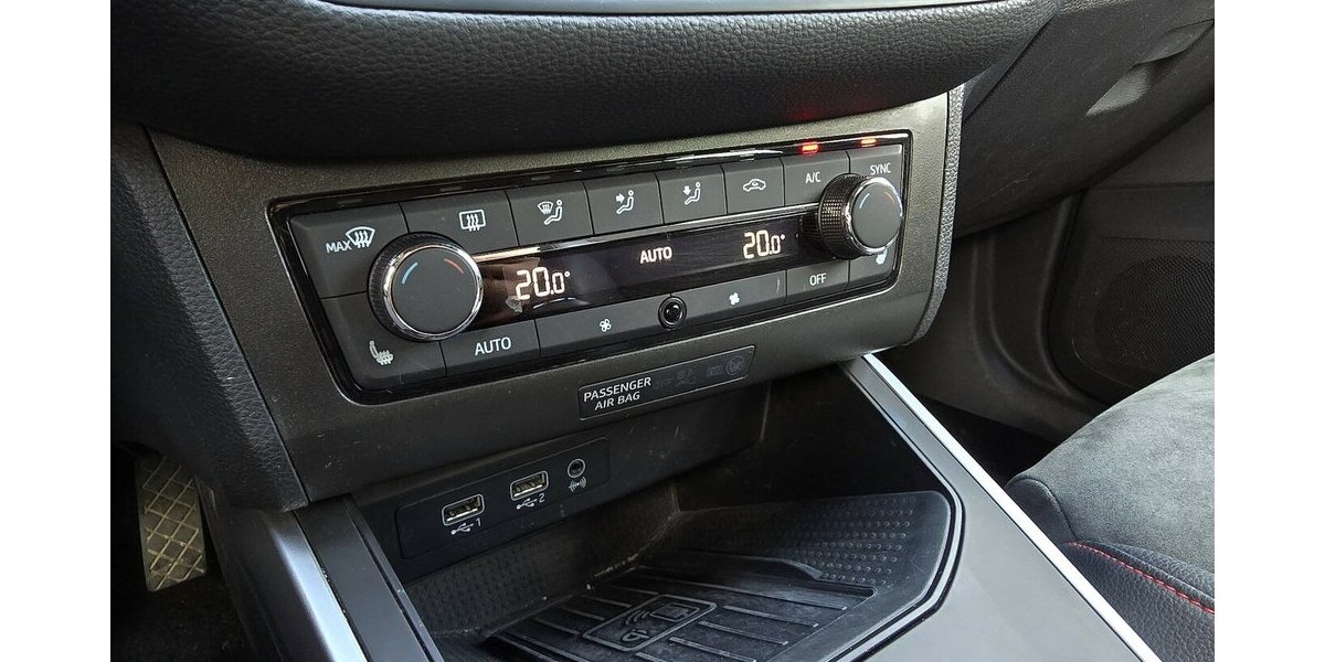 Seat Arona FR 1.5 TSI/LEDER/SOUND/LED/NAVI/DAB/1.HAND 65.729 km 17.800 &euro; Villingen-Schwenningen 78054