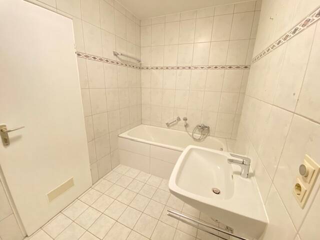 Etagenwohnung Freilassing Aumühle - 3 Zimmer, 77 m&sup2;, 990&euro; | Angebot:26908723