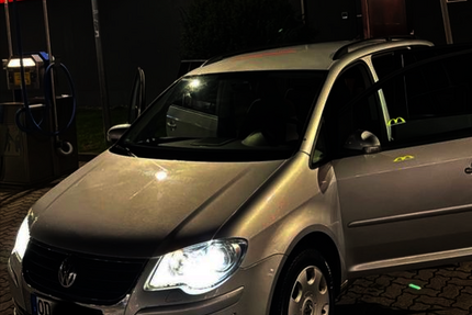 VW Touran 272.000 km 2.790 &euro; Reinbek 21465