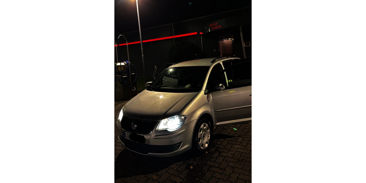 VW Touran 272.000 km 2.790 &euro; Reinbek 21465
