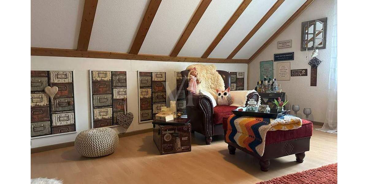 Etagenwohnung Dillenburg / Niederscheld Niederscheld - 8 Zimmer, 216 m&sup2;, 278.000&euro; | Angebot:23306234