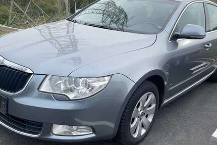 Skoda Superb 285.000 km 2.300 &euro; Wertheim 97877