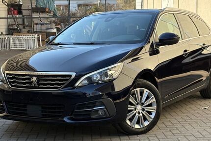 Peugeot 308 112.000 km 9.499 &euro; Berlin 12057