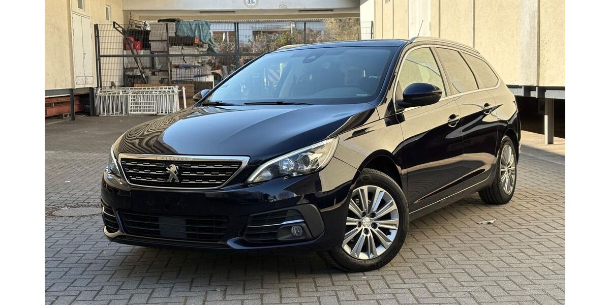 Peugeot 308 112.000 km 9.499 &euro; Berlin 12057