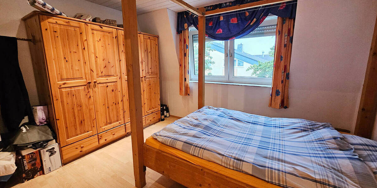 Gut vermietete 2-Zimmer-Dachgeschosswohnung mit Balkon u. Garage im Herzen von Burscheid 2 zimmer