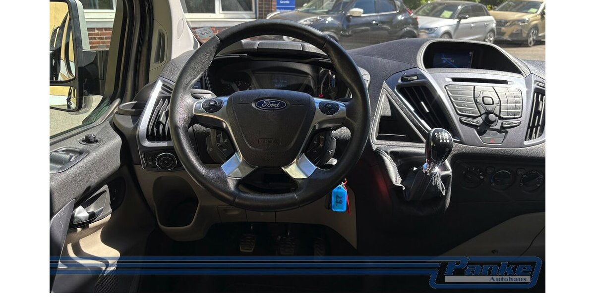 Ford Tourneo Custom 300 L1 Titanium*8Sitz*AHK*SHZ*NAV 100.000 km 19.990 &euro; Berlin 13187
