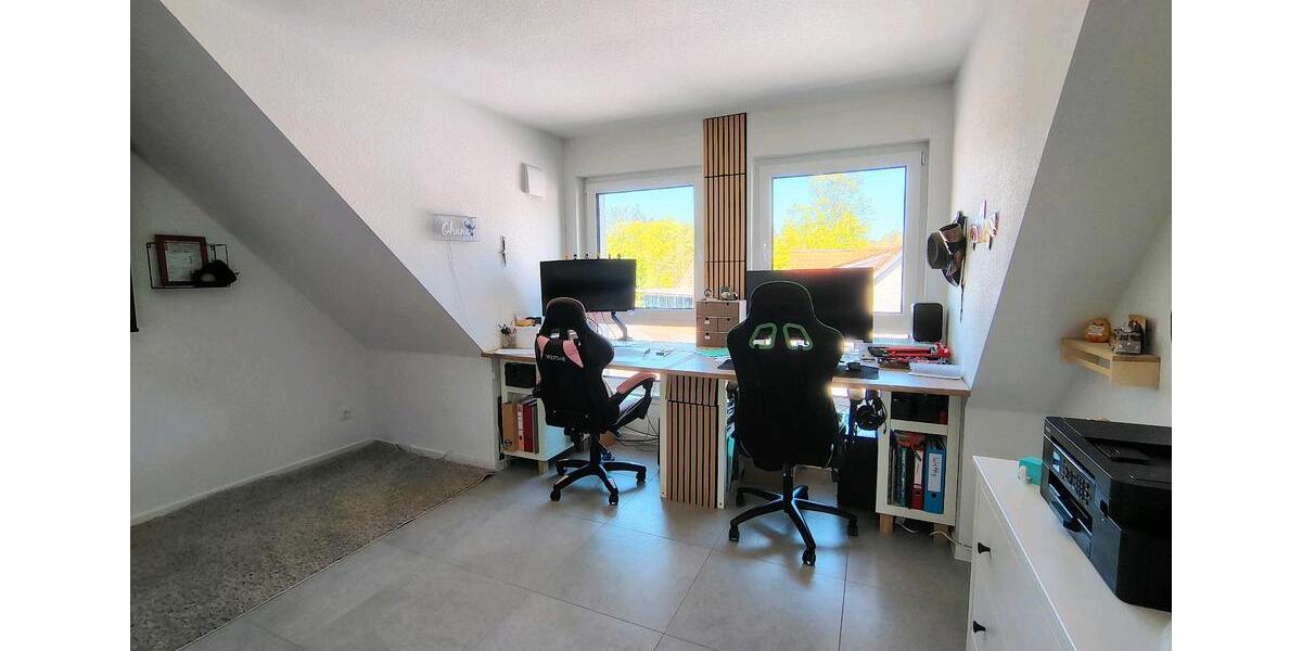Dachgeschoßwohnung Hatten - 3 Zimmer, 82 m&sup2;, 990&euro; | Angebot:26395951