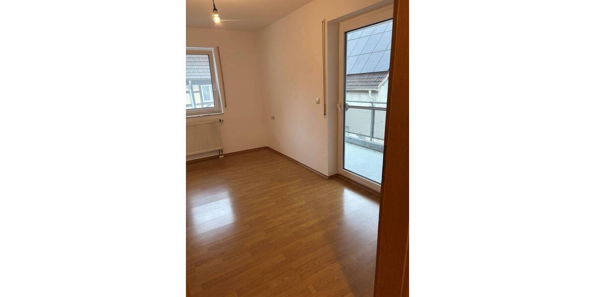 Etagenwohnung Scheer - 4 Zimmer, 100 m&sup2;, 195.000&euro; | Angebot:25729743