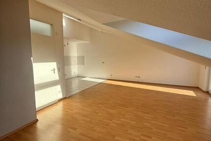 Moderne & lichtdurchflutete Dachgeschosswohnung – 72 m² 2 zimmer