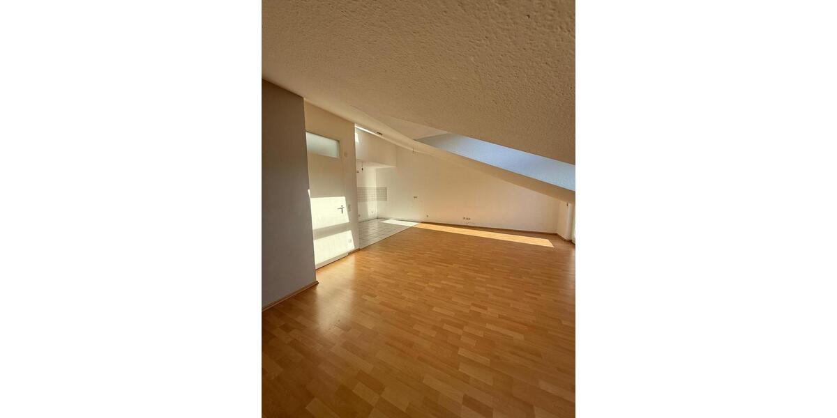 Moderne & lichtdurchflutete Dachgeschosswohnung – 72 m² 2 zimmer