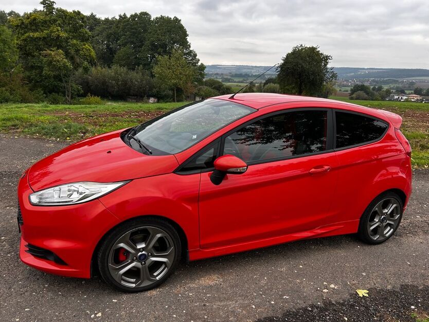 Ford Fiesta 173.000 km 9.490 € Niederwerrn 97464