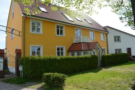 Wohnung zum Mieten in Am Mellensee OT Saalow 1.400 € 235 m² 5 zimmer