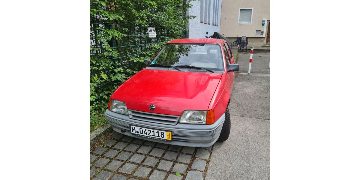 Opel Kadett 60.600 km 3.900 &euro; München 81671