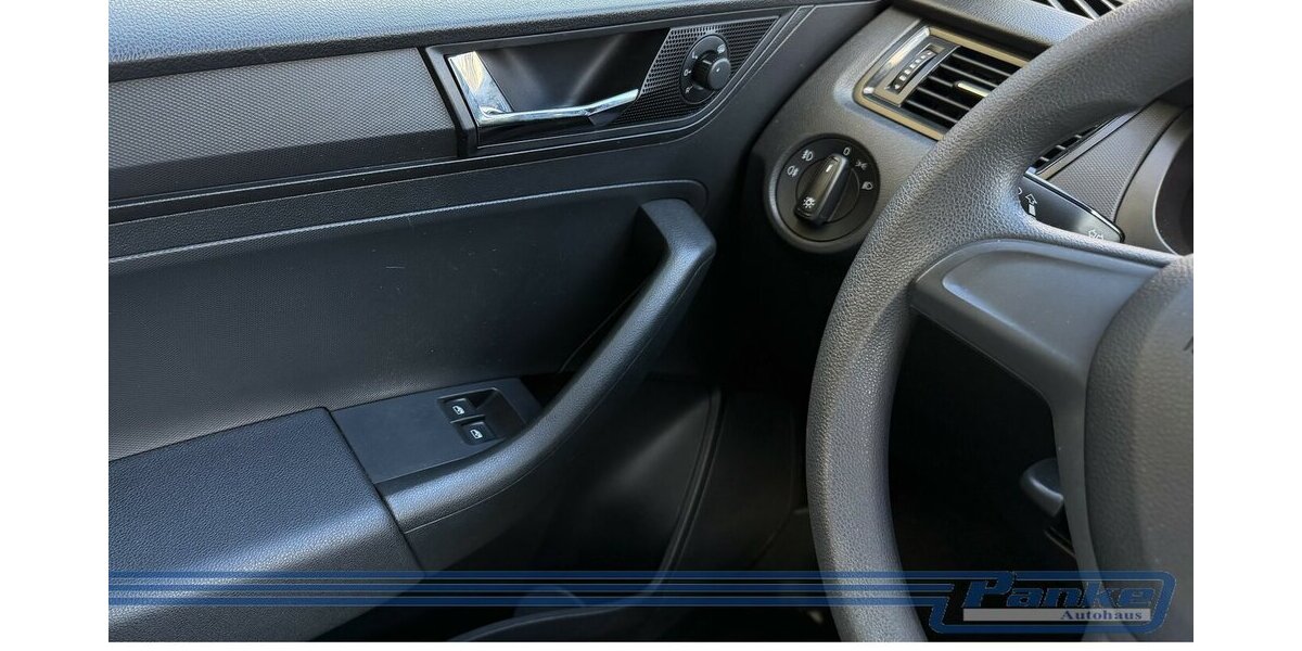 Skoda Rapid Cool*SHZ*PDC*Klima*USB*Touch*1-Hand* 93.530 km 9.480 &euro; Berlin 13187