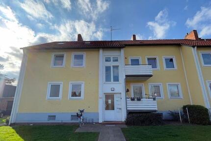 Erdgeschoßwohnung | ZENTRAL | 3 Zimmer | BADEWANNE | BALKON