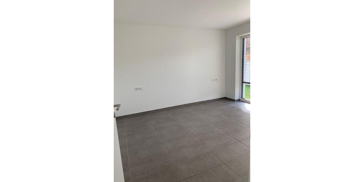 Etagenwohnung Hilzingen - 3.5 Zimmer, 77 m&sup2;, 1.000&euro; | Angebot:25261573