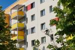 Wohnen im Pfaffensteincarré | Großzügige 2-Raum Wohnung mit Einbauküche - Balkon mit Blick ins Grüne!!!