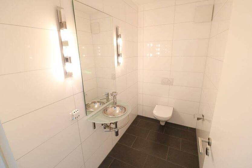 Exklusive, großzügige PenthouseWohnung mit Garage und Platz für eine Familie (Toplage Fußgängerzone)