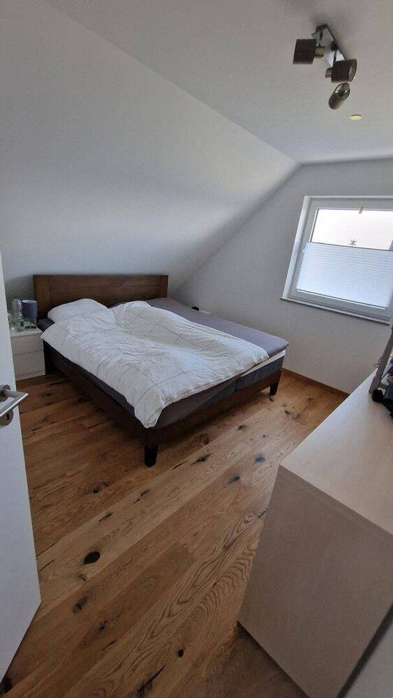 Moderne Doppelhaushälfte 141 qm - 6 Zimmer - mit kl. Garten - Neubau - provisionsfrei