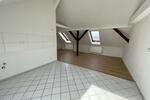 Mit Weitblick! 2,5 Raum DG Wohnung mit offener Küche im Wohnzimmer. Modernes Bad mit Wanne! - Dachgeschoßwohnung Gera Alt-Bieblach | Angebot:26248794
