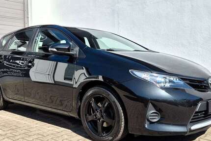 Toyota Auris 122.500 km 8.990 &euro; Winsen / Luhe 21423