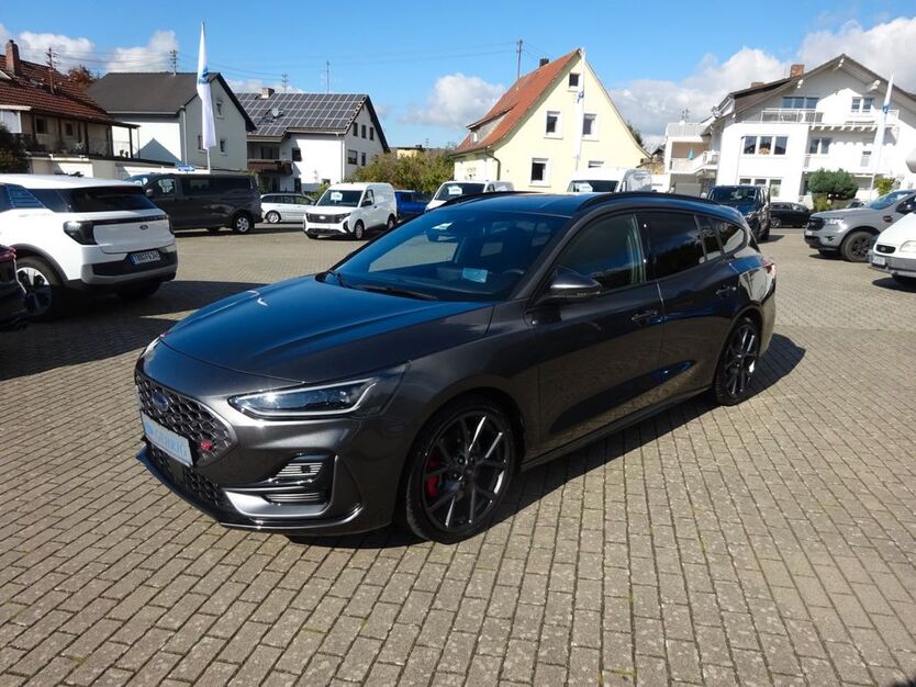 Ford Focus 24.075 km 32.490 € Tauberbischofsheim 97941