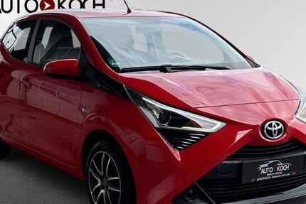 Toyota Aygo (X) 30.860 km 11.539 &euro; Düren 52351