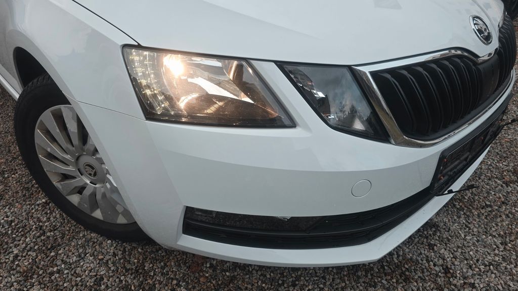 Skoda Octavia 105.050 km 12.499 &euro; Chemnitz 09113