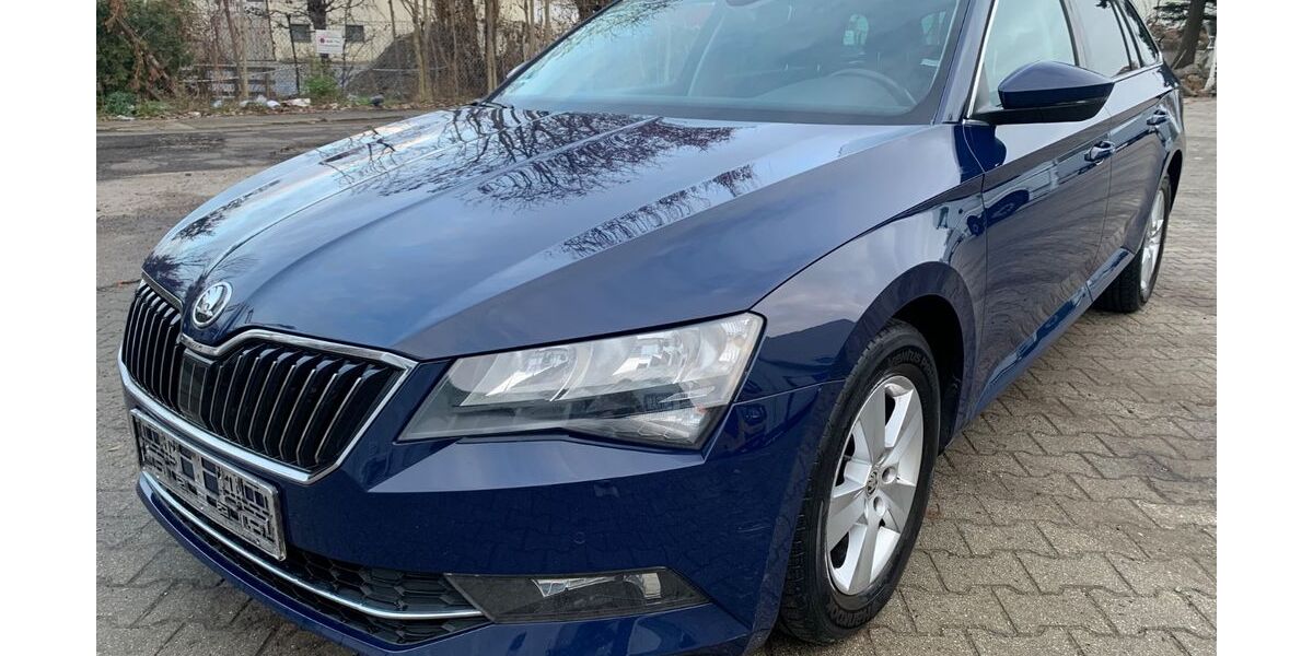 Skoda Superb 185.000 km 9.900 &euro; Berlin 12057