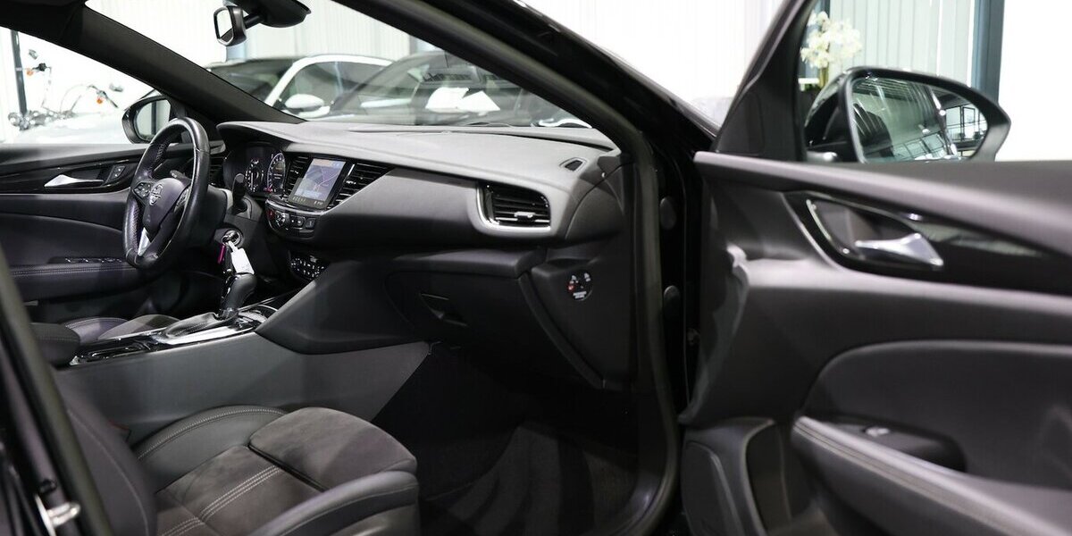 Opel Insignia LIMO 2.0 D BUSINESS GRAND SPORT GS-LINE 68.000 km 21.991 &euro; Hamm 59077