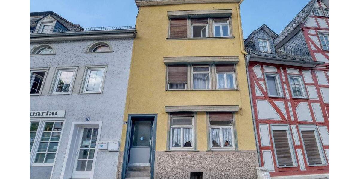 Wohnhaus mit Entwicklungspotenzial in der Altstadt - provisionsfrei 4 zimmer